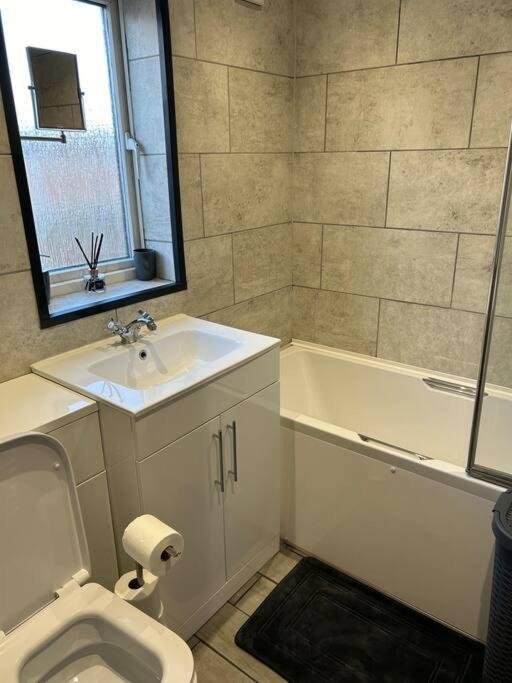 Fresh, Fully Equipped Modern House Can Sleep 5 Kiveton Park Luaran gambar
